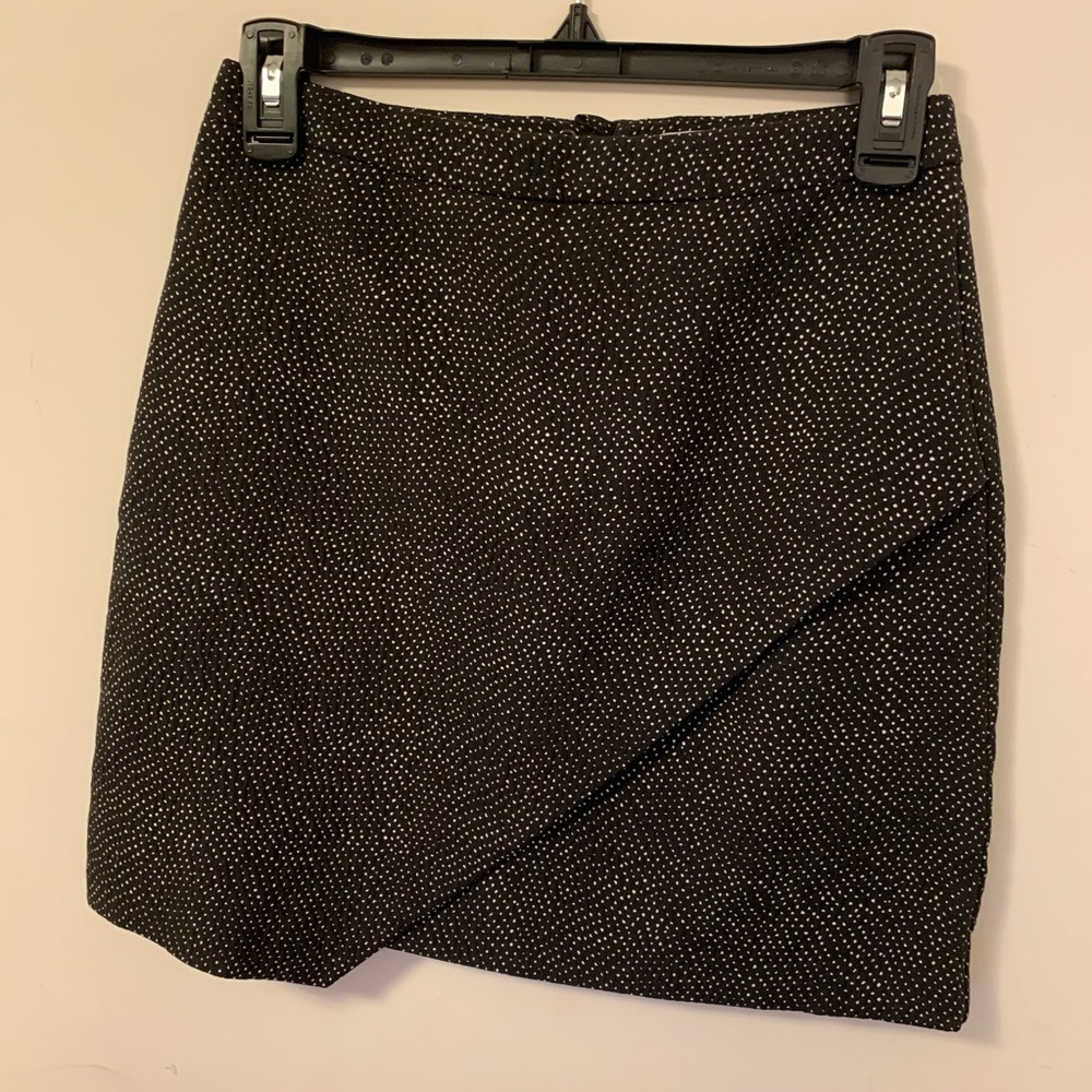 ✨H&M Asymmetrical mini-skirt